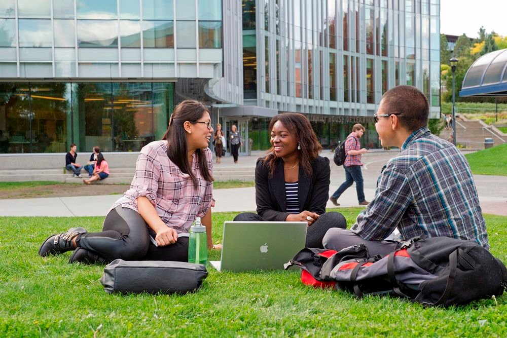 Students on USA university campus